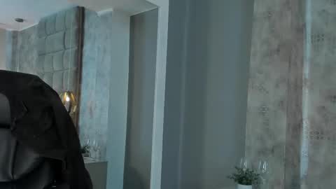 Snapshot of skyjunne chatting on December 21, 5:42 pm Sky June online show from December 21, 5:42 pm