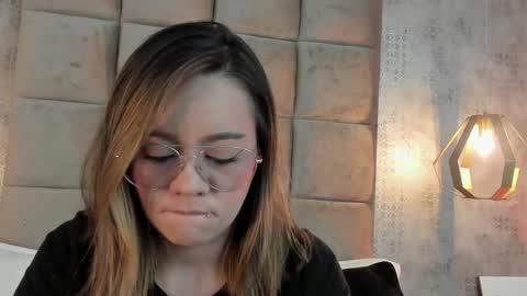 Snapshot of skyjunne chatting on December 22, 6:16 pm Sky June online show from December 22, 6:16 pm