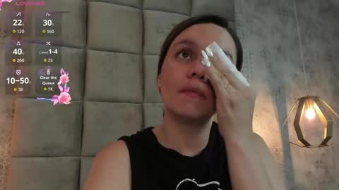 Snapshot of skyjunne chatting on January 5, 6:22 pm Sky June online show from January 5, 6:22 pm