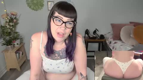 skylar bird online show from February 12, 1:19 am