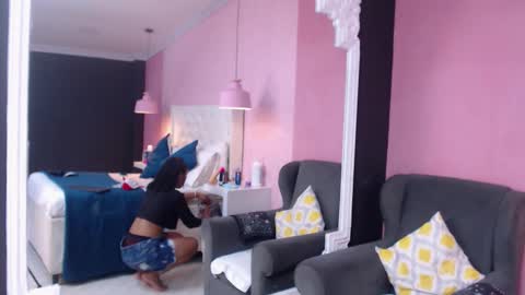 skylerbloom online show from October 4, 6:55 am