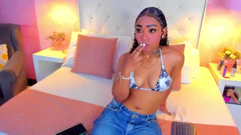 skylerbloom online show from December 1, 2:38 am