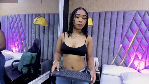 skylerbloom online show from March 30, 3:51 am