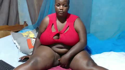 Snapshot of skylla07 chatting on February 26, 1:41 pm sheliah online show from February 26, 1:41 pm