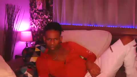 skyonetoo3 online show from November 1, 10:45 pm