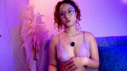 Snapshot of skyreed_ chatting on March 2, 2:13 pm Sky online show from March 2, 2:13 pm