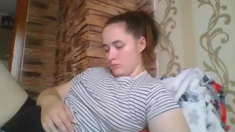 skyressie333 online show from October 23, 11:20 am