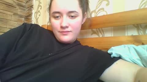 skyressie333 online show from January 16, 12:31 pm