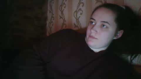 skyressie333 online show from March 15, 8:37 pm