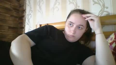 skyressie333 online show from April 26, 6:38 pm