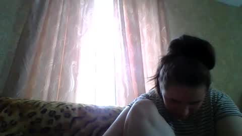 skyressie333 online show from May 13, 7:06 am