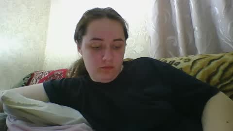 skyressie333 online show from May 15, 7:10 pm
