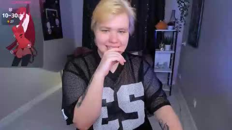 Snapshot of skytrisha chatting on September 21, 6:04 am skytrisha online show from September 21, 6:04 am