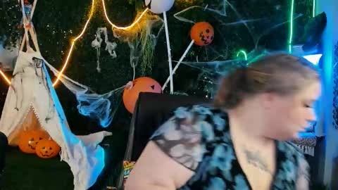 Snapshot of sladadeew chatting on October 17, 5:21 am Slada Deew online show from October 17, 5:21 am