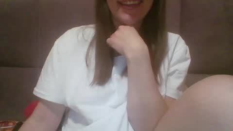 Snapshot of sladkiegubki chatting on February 21, 9:43 pm Sladkiegubki online show from February 21, 9:43 pm