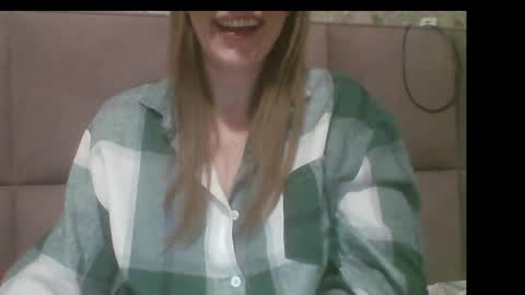Snapshot of sladkiegubki chatting on September 12, 9:48 pm Sladkiegubki online show from September 12, 9:48 pm