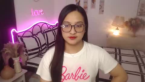 Queen Cyrine online show from November 25, 8:36 am