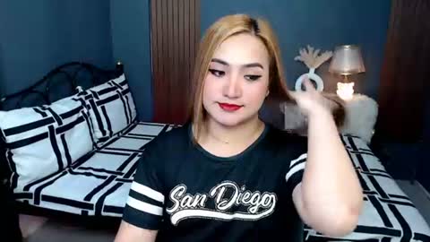 Snapshot of slave_amanda69 chatting on June 24, 4:22 am Queen Cyrine online show from June 24, 4:22 am