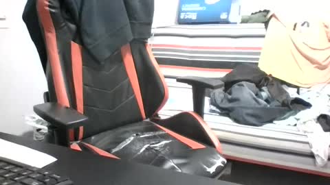 Snapshot of slavetoiu chatting on December 22, 6:39 am slavetoiu online show from December 22, 6:39 am