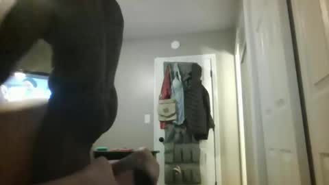 Snapshot of slaythereal3 chatting on January 7, 10:23 pm slaythereal3 online show from January 7, 10:23 pm