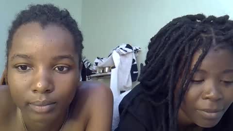 Snapshot of sleciah chatting on December 18, 8:42 am sleciah online show from December 18, 8:42 am