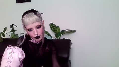 sleeperly online show from January 15, 11:48 am