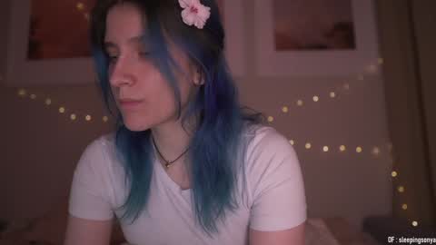 Snapshot of sleepingsonya chatting on December 21, 9:15 pm Sonya online show from December 21, 9:15 pm