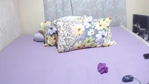 slender_sweetbabe online show from March 30, 11:33 am