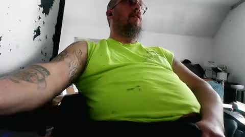 Snapshot of slickwill2391 chatting on March 18, 3:04 pm slickwill2391 online show from March 18, 3:04 pm