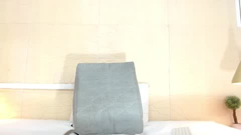 Snapshot of slim_chocobar18 chatting on January 13, 2:21 pm slim_chocobar18 online show from January 13, 2:21 pm