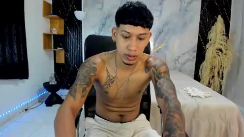 Snapshot of slim_master12 chatting on April 12, 2:22 pm slim_master12 online show from April 12, 2:22 pm