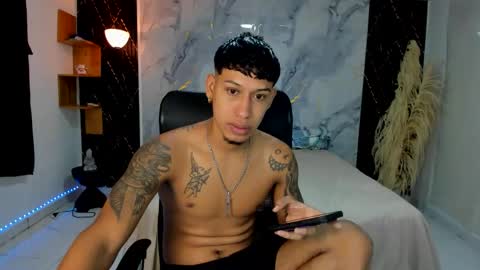 Snapshot of slim_master12 chatting on April 19, 1:16 am slim_master12 online show from April 19, 1:16 am