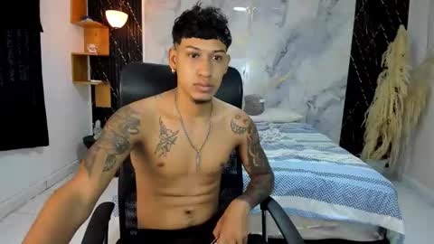 Snapshot of slim_master12 chatting on April 25, 7:00 pm slim_master12 online show from April 25, 7:00 pm