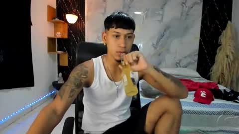 Snapshot of slim_master12 chatting on April 26, 5:21 pm slim_master12 online show from April 26, 5:21 pm