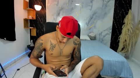 Snapshot of slim_master12 chatting on April 27, 11:25 pm slim_master12 online show from April 27, 11:25 pm