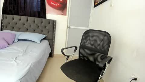 Snapshot of slim_master12 chatting on April 30, 9:30 pm slim_master12 online show from April 30, 9:30 pm