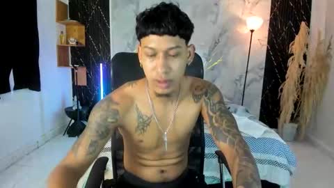 Snapshot of slim_master12 chatting on May 2, 8:25 pm slim_master12 online show from May 2, 8:25 pm