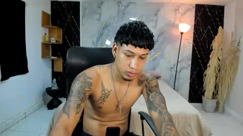 Snapshot of slim_master12 chatting on May 5, 11:46 pm slim_master12 online show from May 5, 11:46 pm