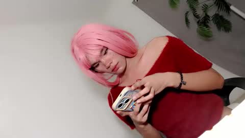 Snapshot of slim_nathalia chatting on April 26, 4:43 am slim_nathalia online show from April 26, 4:43 am