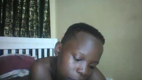 Snapshot of slim_petite_ebony chatting on December 15, 9:31 pm slim_petite_ebony online show from December 15, 9:31 pm
