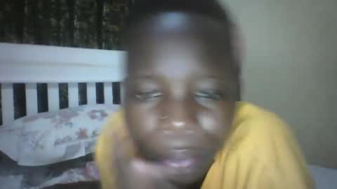 Snapshot of slim_petite_ebony chatting on December 22, 7:31 pm slim_petite_ebony online show from December 22, 7:31 pm