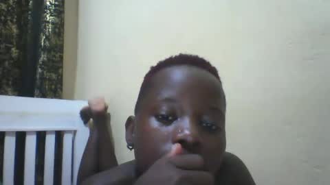 Snapshot of slim_petite_ebony chatting on January 3, 1:59 am slim_petite_ebony online show from January 3, 1:59 am