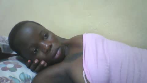 Snapshot of slim_petite_ebony chatting on January 22, 2:15 am slim_petite_ebony online show from January 22, 2:15 am