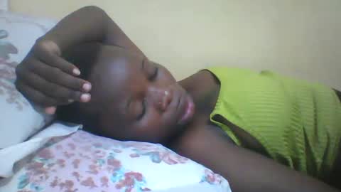 Snapshot of slim_petite_ebony chatting on January 31, 2:15 am slim_petite_ebony online show from January 31, 2:15 am