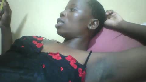 Snapshot of slim_petite_ebony chatting on February 9, 2:06 am slim_petite_ebony online show from February 9, 2:06 am