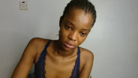 Snapshot of slim_wetpussyy chatting on June 23, 7:28 am Bella online show from June 23, 7:28 am