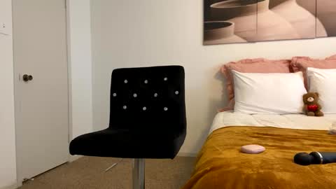 Snapshot of slimaddictionxxx chatting on September 28, 6:57 pm Barbie Stylebender online show from September 28, 6:57 pm