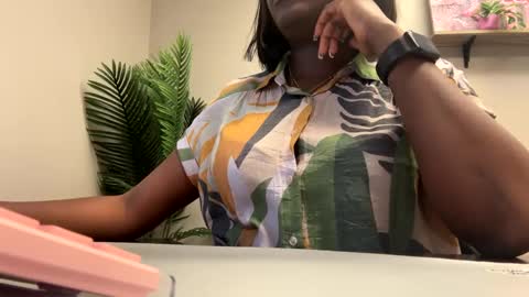 Snapshot of slimdiamond69 chatting on February 17, 6:26 pm Dime. online show from February 17, 6:26 pm