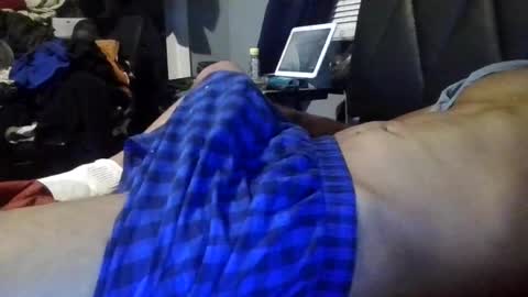 Snapshot of slimeguy315 chatting on June 12, 4:44 am slimeguy315 online show from June 12, 4:44 am
