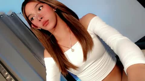 Snapshot of slimgirl_patricia chatting on April 18, 11:16 pm Pat online show from April 18, 11:16 pm
